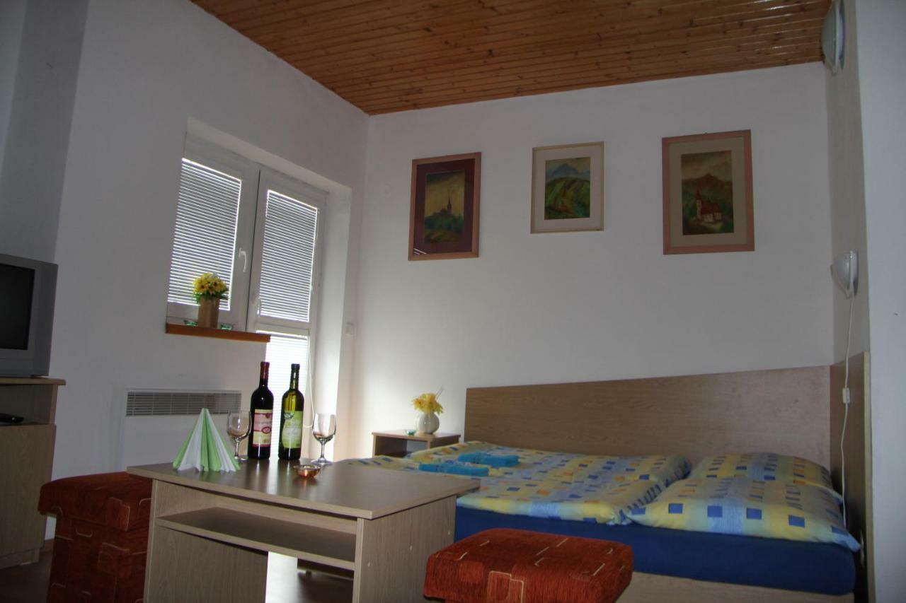 Penzion Brejk Liptovske Sliace Bagian luar foto