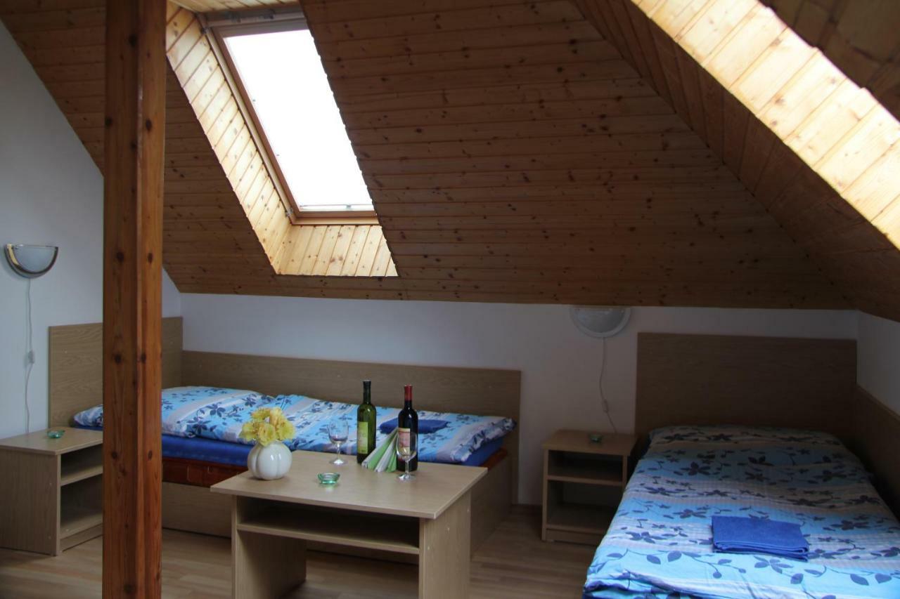 Penzion Brejk Liptovske Sliace Bagian luar foto